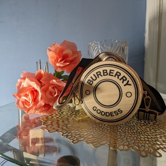 Burberry - Picture 7 of 10